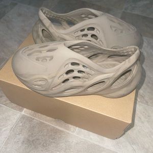 Adidas Yeezy foam runners